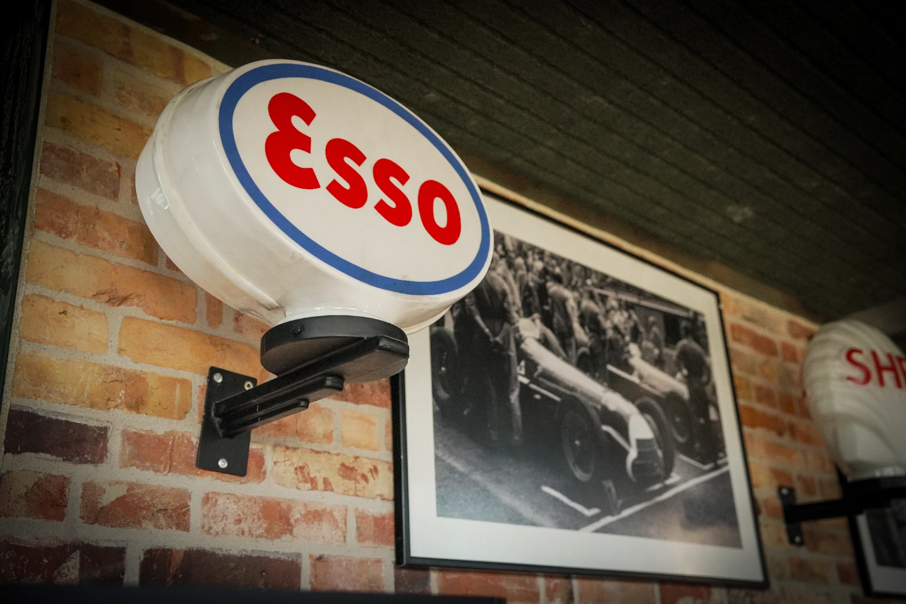 Vægdekoration-Esso.jpg