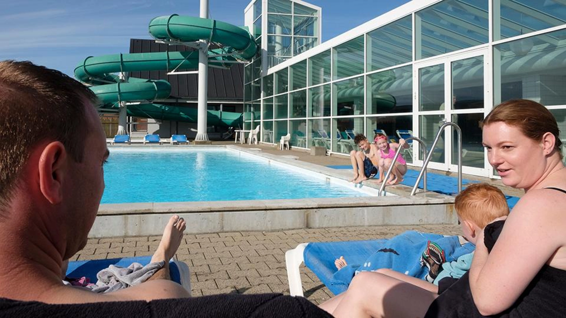 Utendørs basseng.jpg