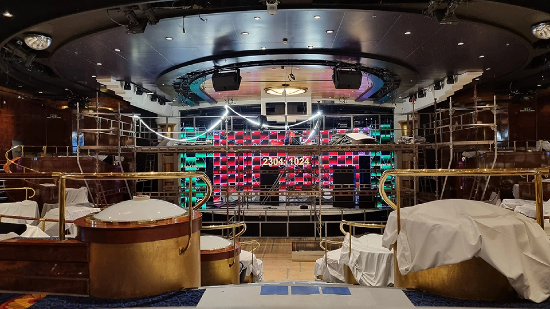 Show lounge_LED vegger.jpg