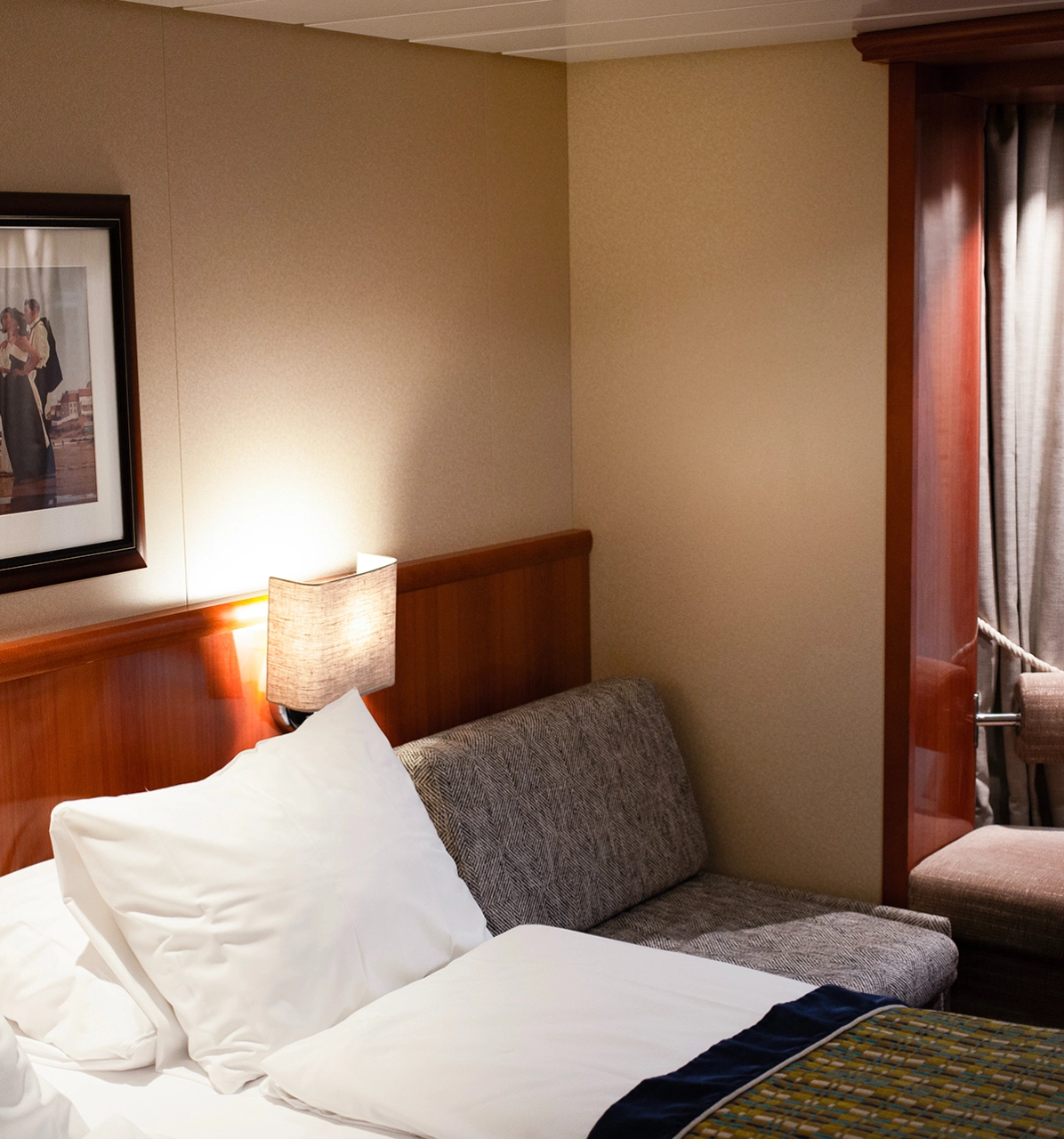 Color Class-lugar med dobbeltseng og promenadeutsikt