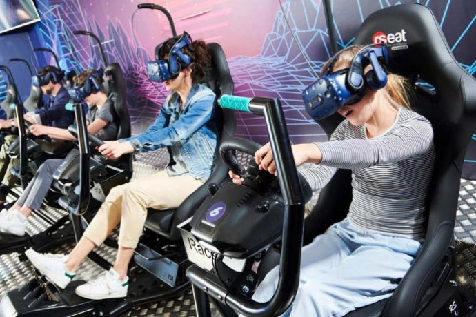 Barn med VR-briller.jpg