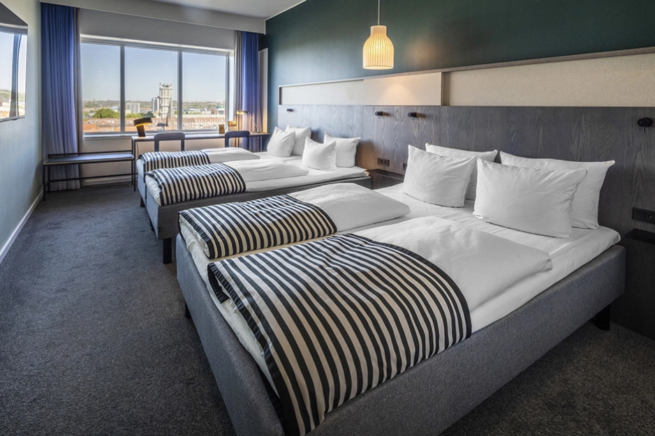 Standard Quadruple rom.jpg