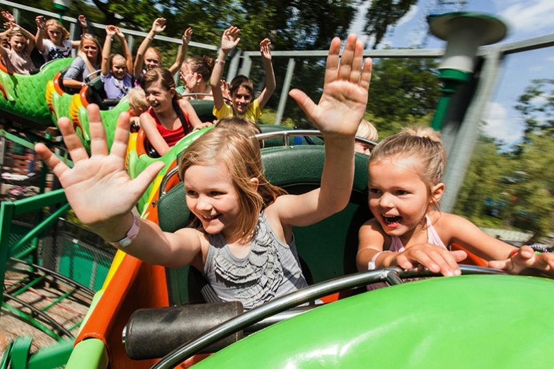 Barn i karusell i Tivoli Friheden.jpg