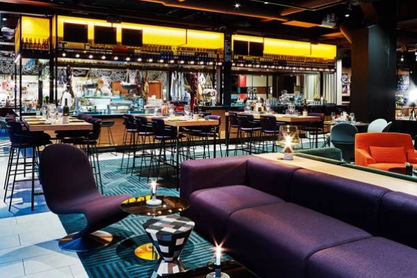 bar lounge scandic europa.jpg
