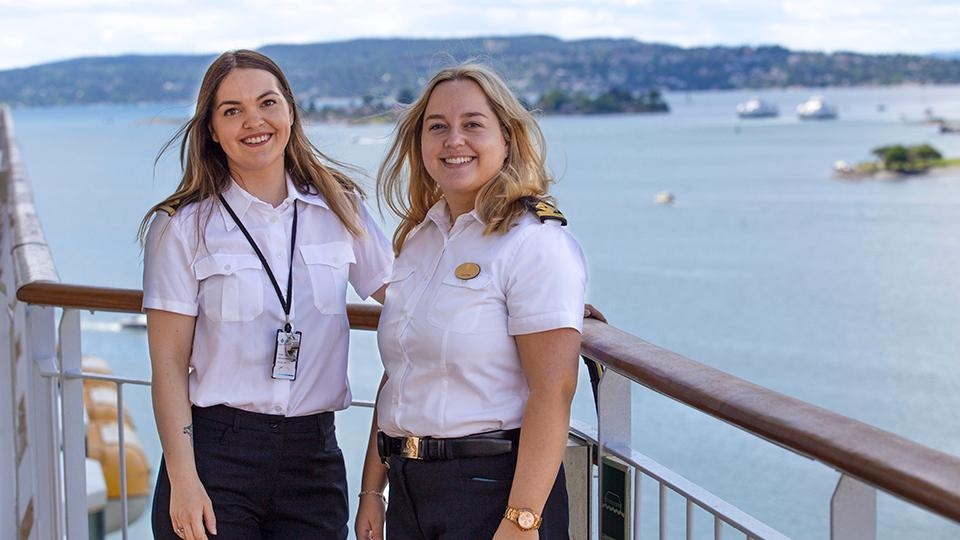 Gunnhild og Anne dekk.jpg