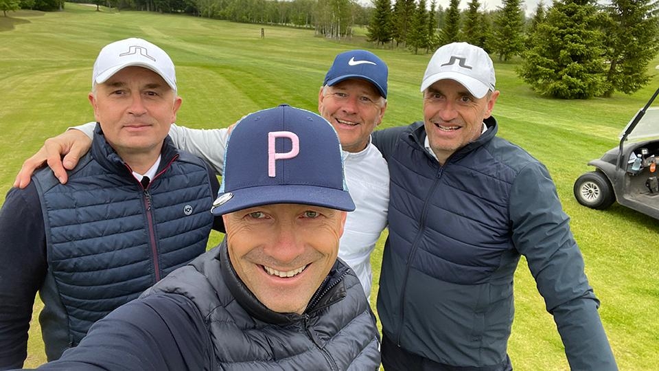 Vennegjengen på golfbanen.jpg